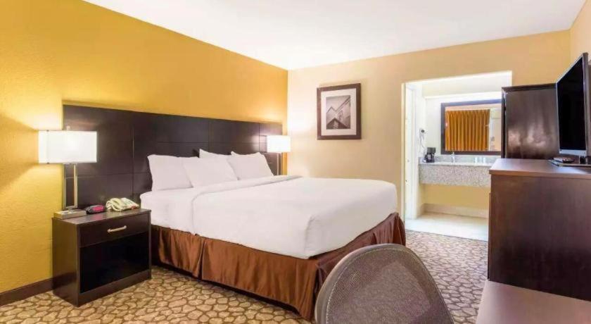 Hotel Ramada By Wyndham Santee I-95 Exterior foto